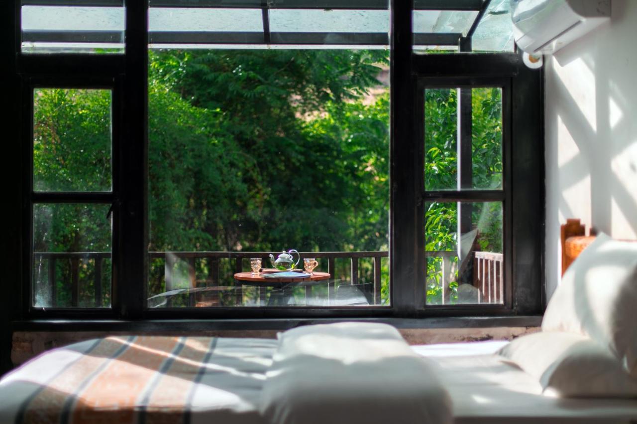 Adonis Inn Lijiang Ліцзян Екстер'єр фото